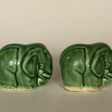 vintage green ceramic elephant salt and pepper shakers 