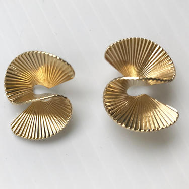 1980s Golden Swirl statement earrings 
