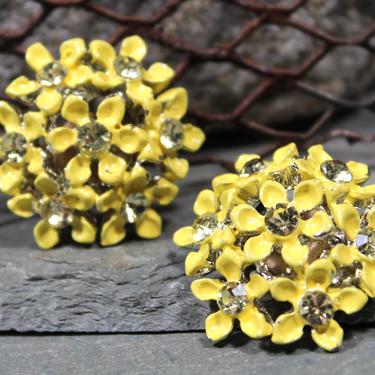 Mrs. Maisel Style Vintage 1950s Yellow Daisy Earrings - Cluster Clip On - Spring Flowers - Classic Clip Ons | FREE SHIPPING 