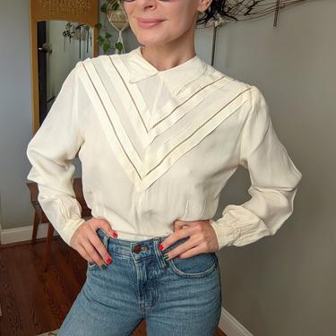 Vintage White/Cream Peter Pan Collar Back Button Up 1940's/50's Blouse 