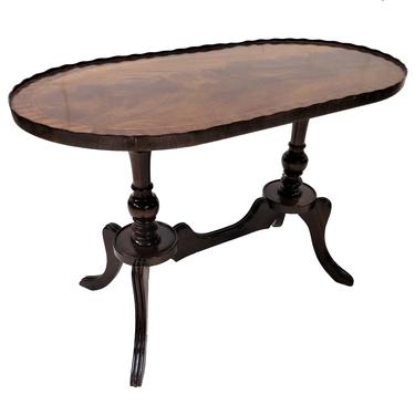 Retro Coffee Table | Vintage English Inlaid Mahogany Oval Coffee Table With Pie Crust Edge 