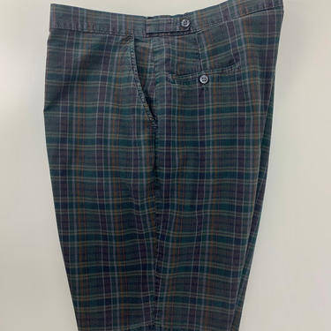 1960'S Plaid Bermuda Shorts - Flat Front with Slash Side Pockets -Rear Pockets & Button Tabs - Men's 32 Inch Waist 