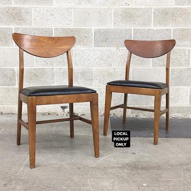 LOCAL PICKUP ONLY ———— Vintage Vaughn Chairs————Set of 2 