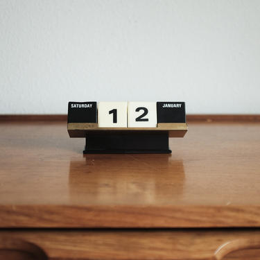 Vintage Desk Flip Block Perpetual Calendar / Made by Pat. Products 