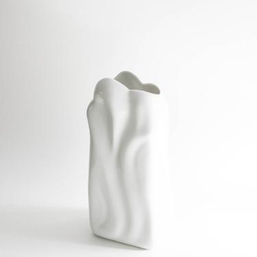 Mid Century Sculptural Glazed White Porcelain Art Vase Eschenbach // Modernist Home Decor 