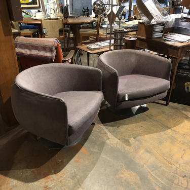 Pair of KNOLL Joseph D'Urso Swivel Lounge Chairs 
