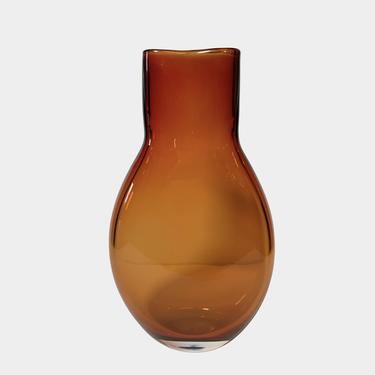 Amber Vase, Transparent