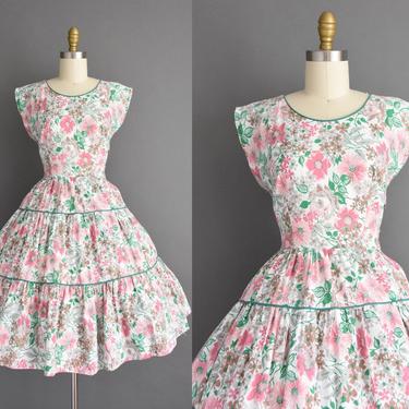 vintage 1950s dress - Size Small - Beautiful colorful floral print white cotton full skirt day dress - 50s dress 
