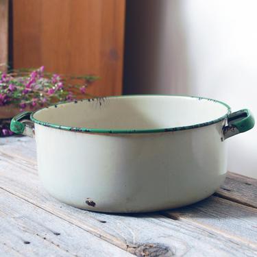 Vintage enamel pot  / green & tan enamelware pot with side handles / rustic farmhouse kitchen / retro cookware / enamelware planter 