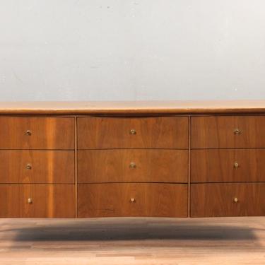 Unagusta Mid Century 9-Drawer Dresser