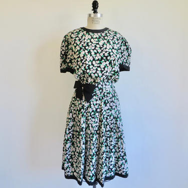 Vintage 980's Albert Nipon Black White Green Floral Silk Day Dress Spring Garden Party Wear to Work Office 28&amp;quot; Waist Small 