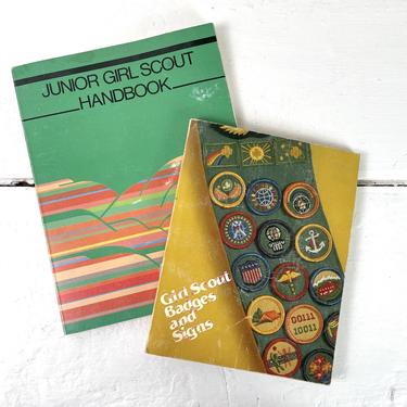 1980 Girl Scout Badges and Signs - 1986 Junior Girl Scout Handbook - first impressions 
