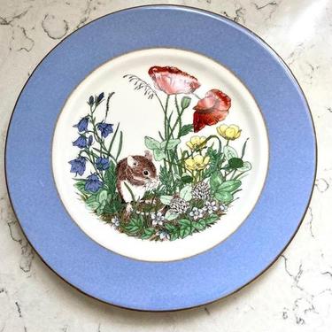 Vintage Royal Albert Bone China Garden Mouse and Floral Design Blue and White Lunch Plate, Antique Fine China Collectable lunch Garden Plate by LeChalet