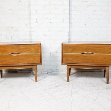 Pair of vintage mcm end tables / nightstands with 2 drawers and brass inlay by Croydon Furniture mfg | Free delivery in NYC and Hudson areas 