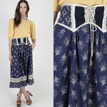 Navy Blue High Waist Skirt / Gunne Sax Corset Tie Pockets Skirt / Vintage 70s Below The Knee Midi Maxi Skirt / White Wildflower Floral Print 