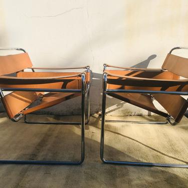 Pair of Wassily Chairs in brown leather 