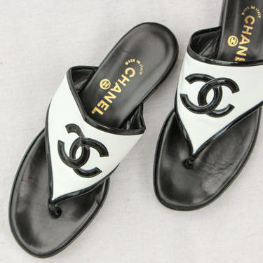 Vintage 80s Chanel CC Logo Black and White Leather and Patent Leather Sandals | Size 39 | Made in Italy | 1980s Coco Chanel Designer Shoes 