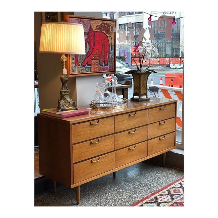 Vintage Midcentury Modern 9 Drawer Dresser 18 x 60 x 30