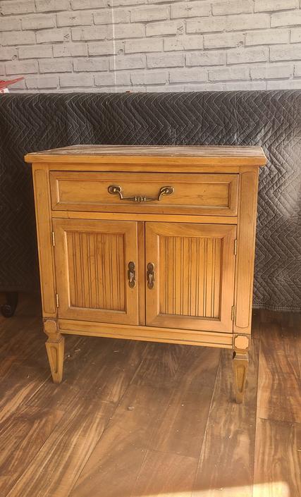 FOR ALISSON** Customizable Midcentury Neoclassical pair of Nightstands 