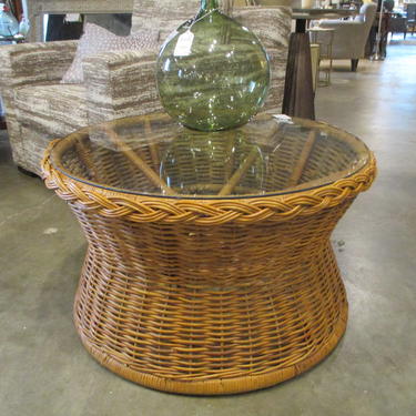 ROUND RATTAN COFFEE TABLE WITH GLASS TOP