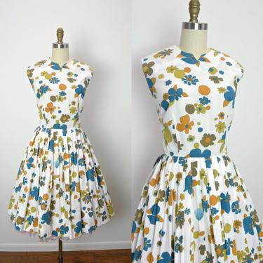 Vintage 1950s Dress 50s Cotton Fit and Flare Summer Dress Mid Century Floral Print 