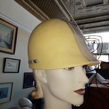 Gorgeous Mid century  Mr John Classic for Marshall Fields cloche helmet hat in yellow felt with grey ribbons. Vintage hats 