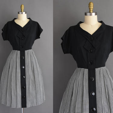 1950s vintage dress - Size Large - Black cotton houndstooth print short sleeve full skirt day dress - 50s dress 