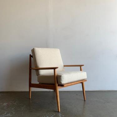 Mid Century Modern Arm Chair 
