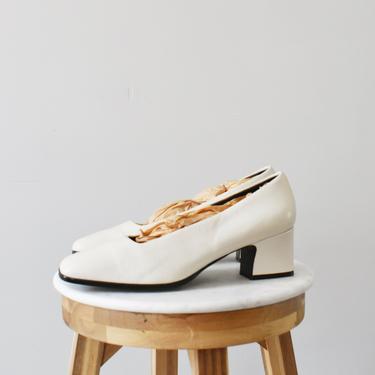 vintage white block heel shoes, 90s leather pumps, size 9 
