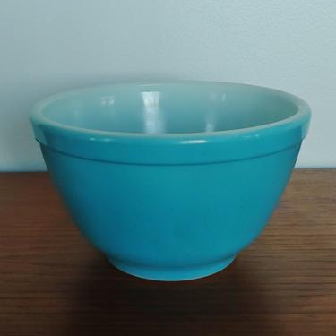 Vintage Pyrex #401 Smallest Bowl - Turquoise 