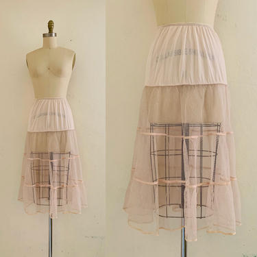 vintage mesh ballet pink skirt // nude crinoline 