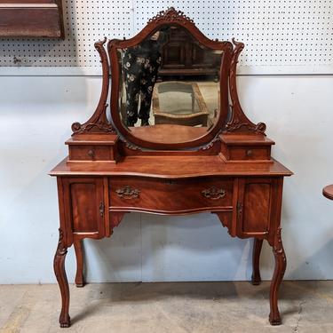 Queen Anne Style Dressing Table