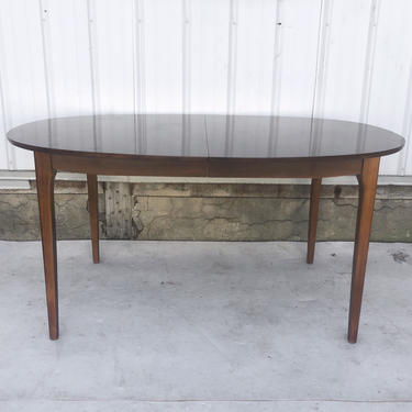 Mid-Century Oval Dining Table With leaves 