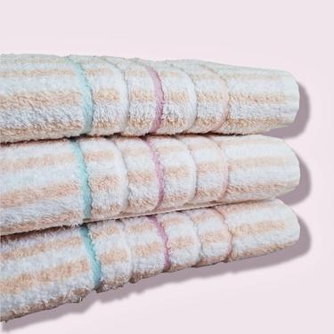 Vintage Bath Towel Set / Peach Striped Towels / Vintage Cotton Bath Towels Set / 25 x 45 Martex Guest Bathroom Towels / Beach Cottage Towels 