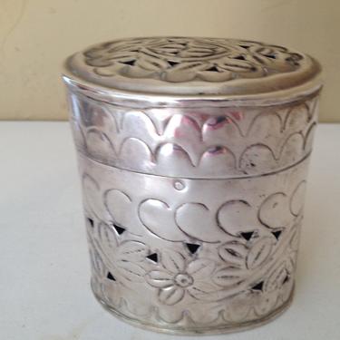 Vintage Collectible Silverplate Metal Storage Jewelry Box- Pretty Floral Design 