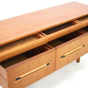 Mid century Dresser/vanity 6-Drawer 