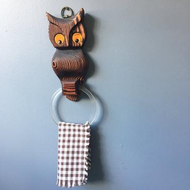 Wooden owl towel holder - 1960s decor from Green Mountain MFG 