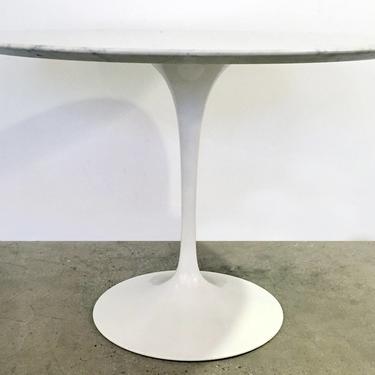 Tulip Table by Eero Saarinen