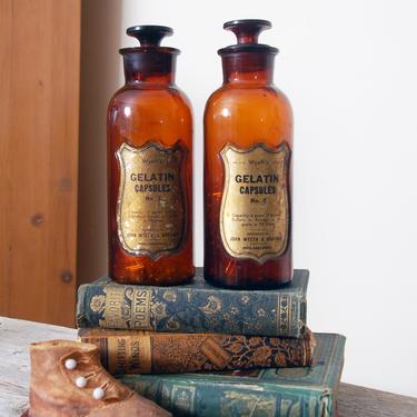 Antique apothecary bottle / vintage amber glass pharmacy bottle / apothecary jar / antique Wyeth's medicine bottle / gelatin capsules bottle 