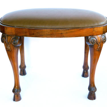 A Handsome Italian Neoclassical Style Carved Walnut Oval-form Stool/Bench