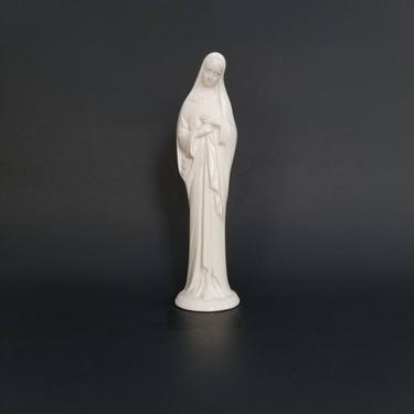 Vintage Madonna Statue / Virgin Mary Statuette / Small Blessed Mother Figurine / White Praying Mary Statuette / Ceramic Religious Figures 