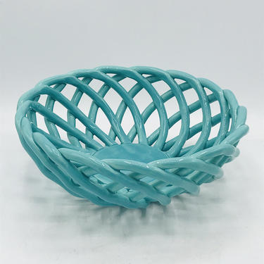 Vintage Turquoise Lattice round  Open Weave Bread Basket or Fruit Bowl Pottery 7&amp;quot; Oven to Table ESPANA 