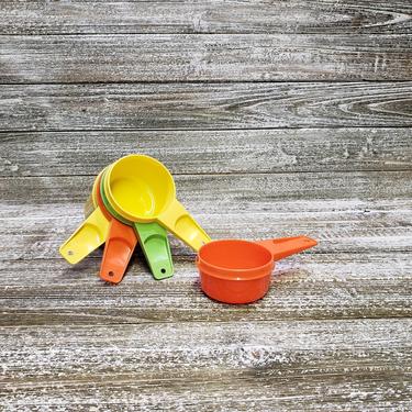 Vintage Tupperware Measuring Cups, Orange Green Yellow Nesting Measuring Cups, 1970s Plastic Tupperware, Baking Tools, Retro Vintage Kitchen 