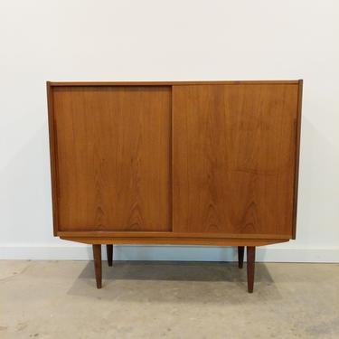 Vintage Danish Modern Teak Sideboard / Cabinet 