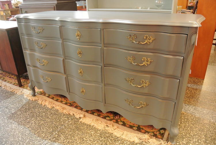 12 drawer dresser $495