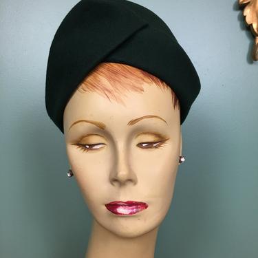 1940s hat, sculpted hat, turban style, vintage 40s hat, mallory fifth avenue, forest green felt, avant garde, Hollywood glamour, film noir 