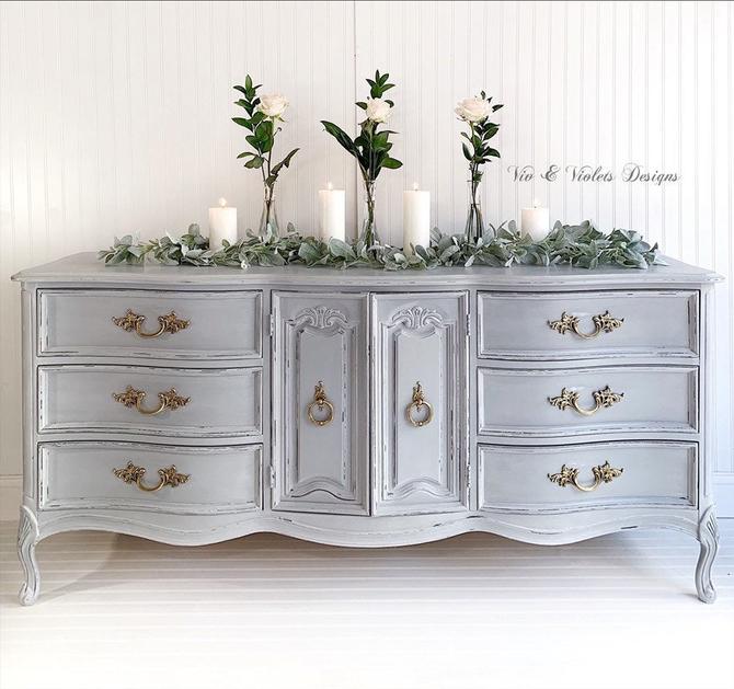 SOLD****French Country Dresser / Bureau / Chest of Drawers / French Provincial / Bedroom / Media Console / Sideboard / Buffet 