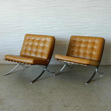 HA-C8207 Pair of Barcelona-style Chairs