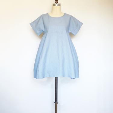 WEEKEND Dress - loose wide fit cotton linen dress in chambray blue. Trapeze flowy shift dress with pockets 