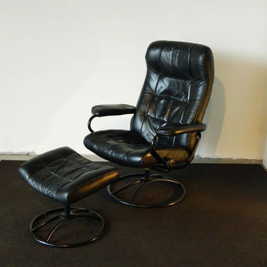 HA-18177 Black Ekornis Lounge Chair and Ottoman